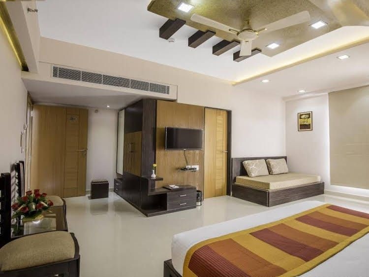 โฮเต็ล ยาช รีเจนซี (Hotel Yash Regency)3