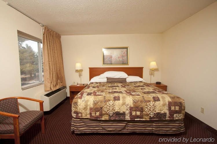 The Garden Inn3