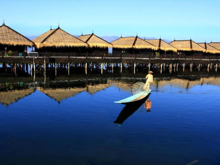 Sky Lake Inle Resort0