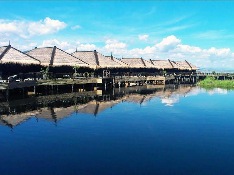 Sky Lake Inle Resort1