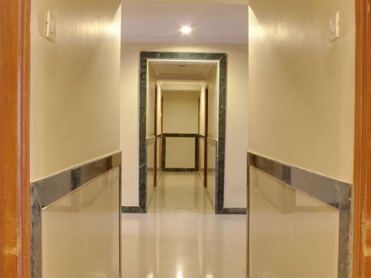 Hotel Lucky Goregaon4