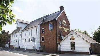 Riverside Inn2