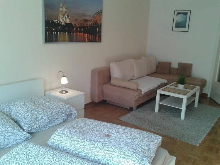 Tuzzini Koln-Apartments2