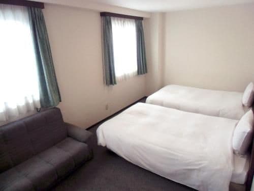 Twin Room with Extra Bed - Smoking