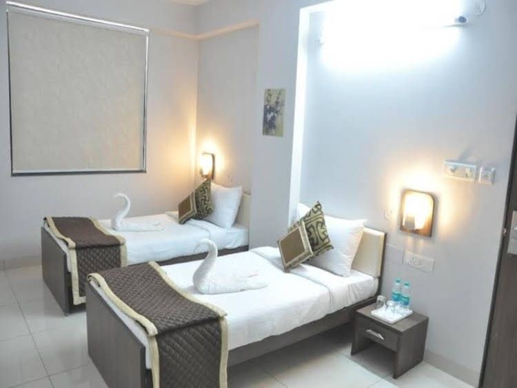 Hotel R K Palace3