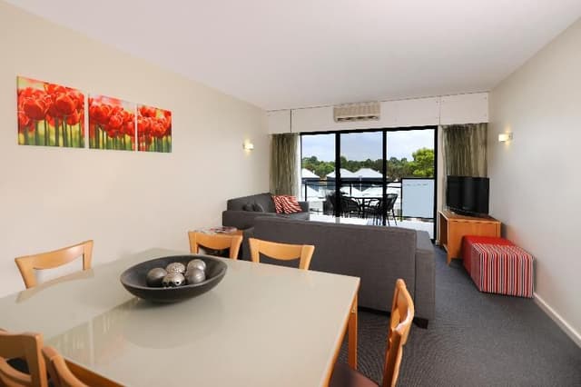 APARTMENT TWO BEDROOMS TWO BATHROOMS