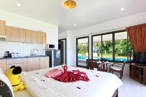Studio Apartment with Sea View