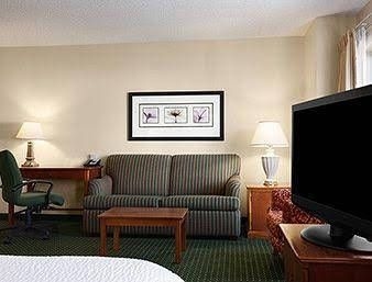 Hawthorn Suites by Wyndham Philadelphia Airport1