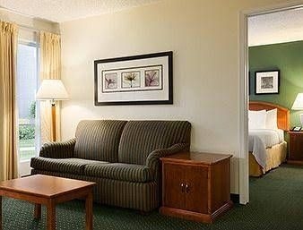 Hawthorn Suites by Wyndham Philadelphia Airport3