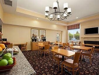 Hawthorn Suites by Wyndham Philadelphia Airport4