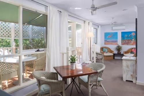 Deluxe Double Room with Balcony - Broadwater