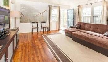 Surfcomber Vacation Rentals - Island Court Surfcomber Vacation Rentals - Island Court