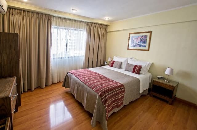 DOUBLE WITH DOUBLE BED