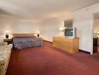 Yakima Valley Inn3