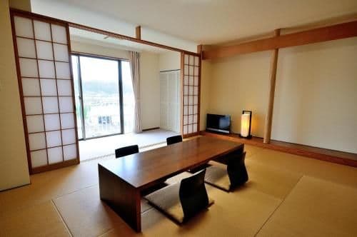 Japanese-Style Quadruple Room with Sea View