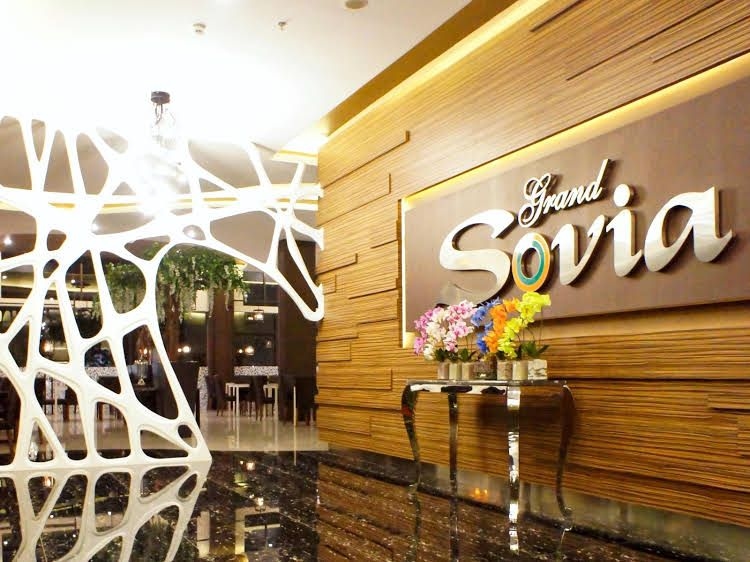 แกรนด์ โซเวีย โฮเต็ล (Grand Sovia Hotel)0