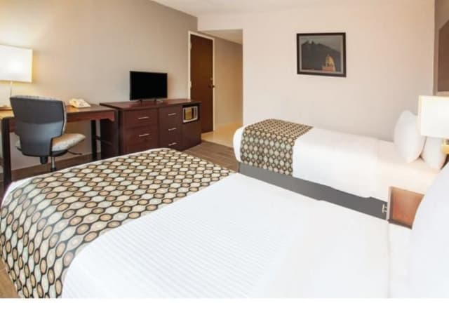 DOUBLE TWO DOUBLE BEDS