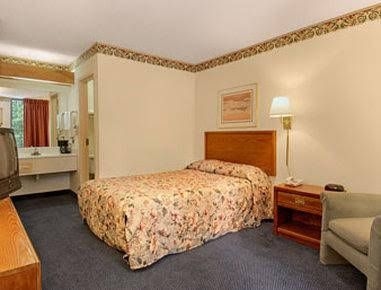 Clinton-Days Inn Interstate/Presbyterian College2