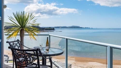 One-Bedroom Apartment with Sea View