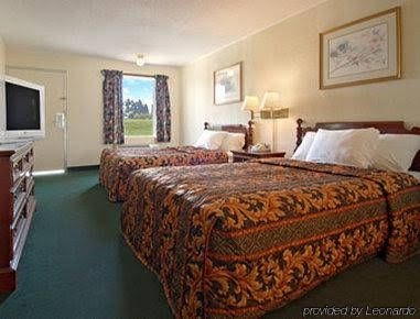 Interstate Inn Johnson City2
