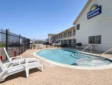 Imperial Inn & Suites0