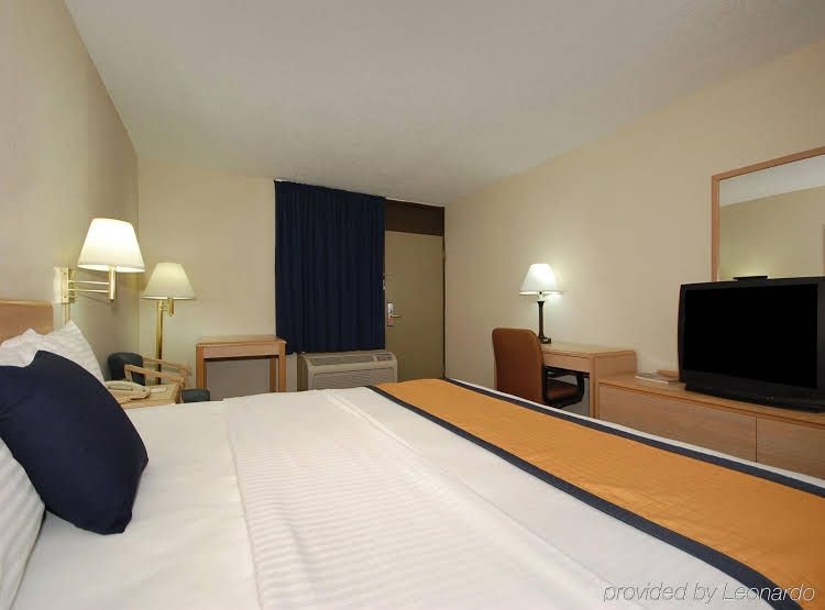 Motel 6 Marion AR1