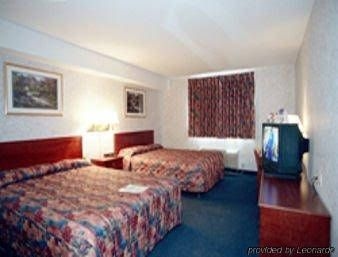 Lexington Inn & Suites - Windsor ON Canada3