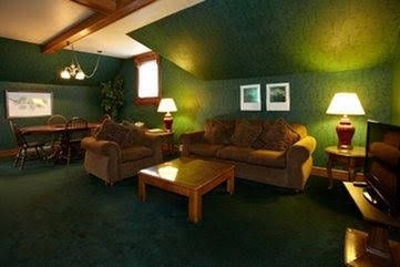 Jane Fargo Hotel0