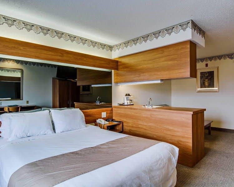 Quality Inn & Suites Quality Inn & Suites