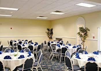 Hampton Bay Plaza and Suites3