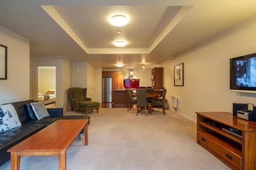 Two-Bedroom Apartment with Courtyard