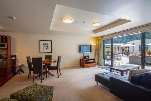Two-Bedroom Apartment with Courtyard