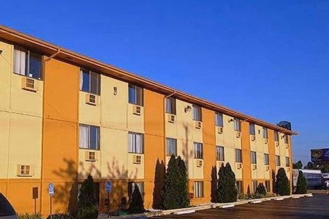 American Inn Benton Harbor4