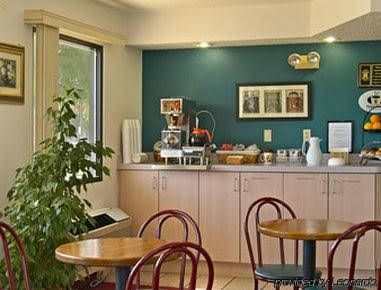 Travelodge Aurora Denver Area4