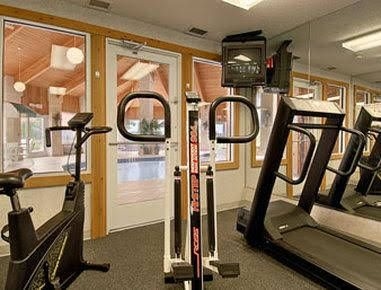 Maumee Inns & Suites0