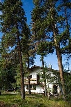 Ski Tip Lodge4