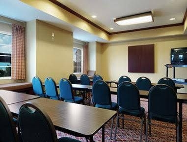 Microtel Inn & Suites by Wyndham Starkville1