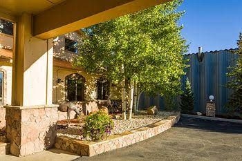 Alpine Inn & Suites3