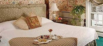 Chesterfield Inn1