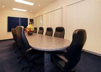 Baymont Inn & Suites Indianapolis Northeast0