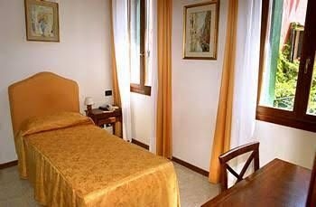 Hotel Iris Venice0