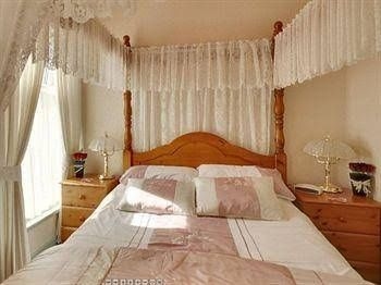 The Comat - B&B2