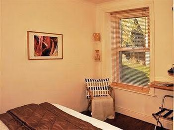 Brookside Villa B&B1