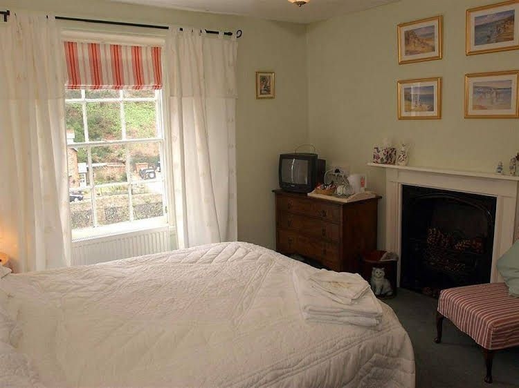 Hillside House - Guest House0