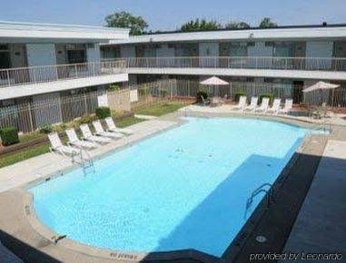 Americas Best Value Inn & Suites0