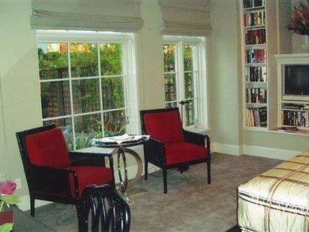 The Guesthouse on Allen Street3