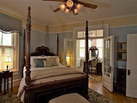 Oak Hill on Love Lane1