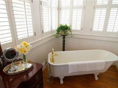 Oak Hill on Love Lane0