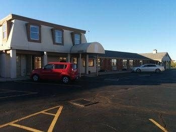 Budget Inn - Troy1