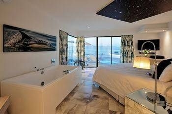 Sea Star Cliff1